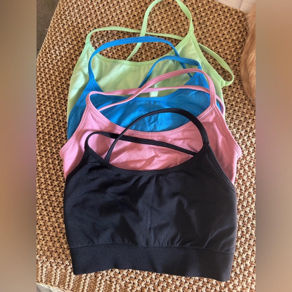 All four Invincible Seamless Bra’s by NVGTN